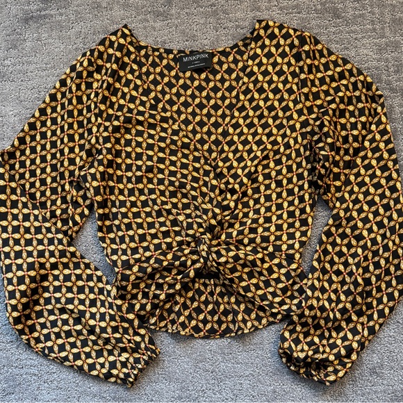 MINKPINK Valentina Twist Blouse Balloon Sleeve Gold Black Geo Print X-Small Top - Picture 5 of 12